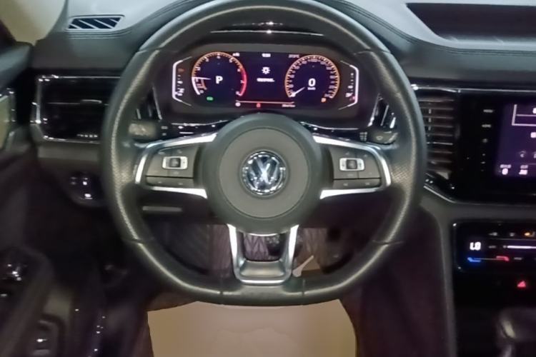 Used Volkswagen Teramont X 2020 Facelifted 330TSI Two-Wheel-Drive Luxury Edition Steering Wheel
