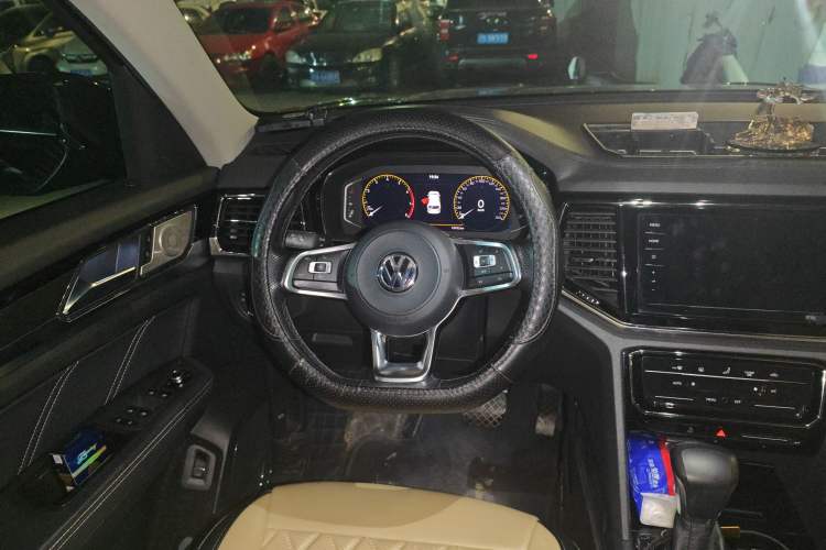 Used Volkswagen Teramont X 2020 Facelifted 330TSI Two-Wheel-Drive Luxury Edition Steering Wheel
