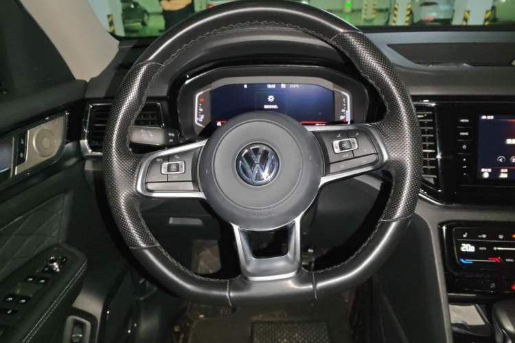 Used Volkswagen Teramont X 2020 Revised Version 380TSI Four-Wheel Drive Prestige Luxury Edition Steering Wheel