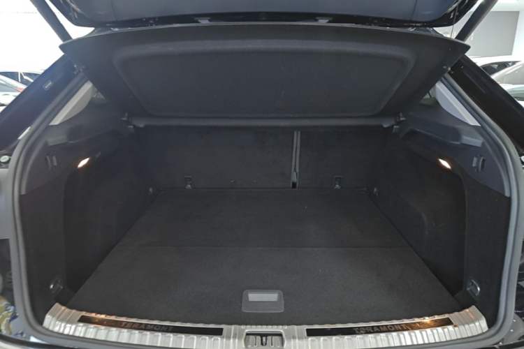 Used Volkswagen Teramont X 2020 Revised Version 380TSI Four-Wheel Drive Prestige Luxury Edition Trunk