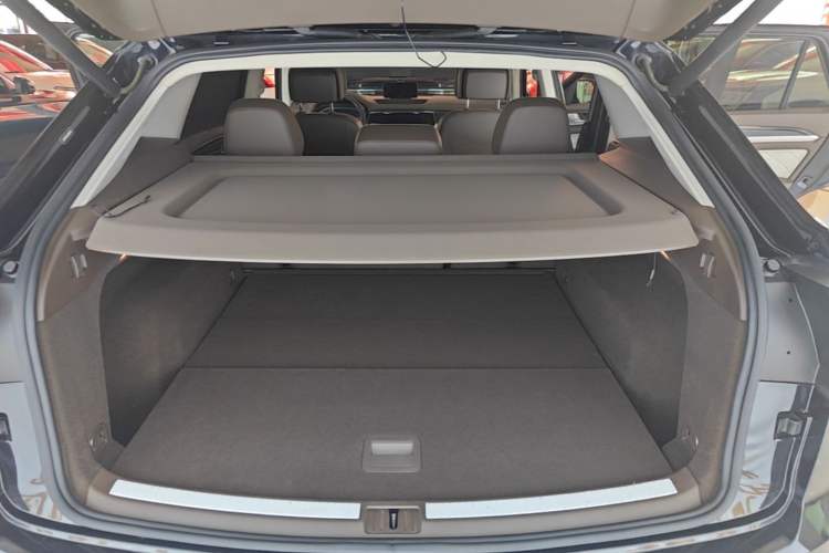 Used Volkswagen Teramont X 2020 Facelifted 530 V6 All-Wheel Drive Prestige Flagship Edition Trunk