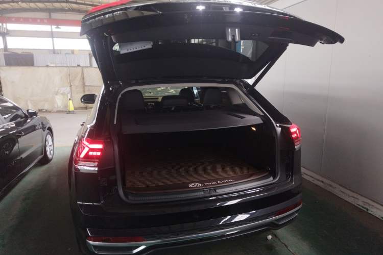 Used Volkswagen Teramont X 2020 Facelifted 330TSI Two-Wheel-Drive Luxury Edition Trunk