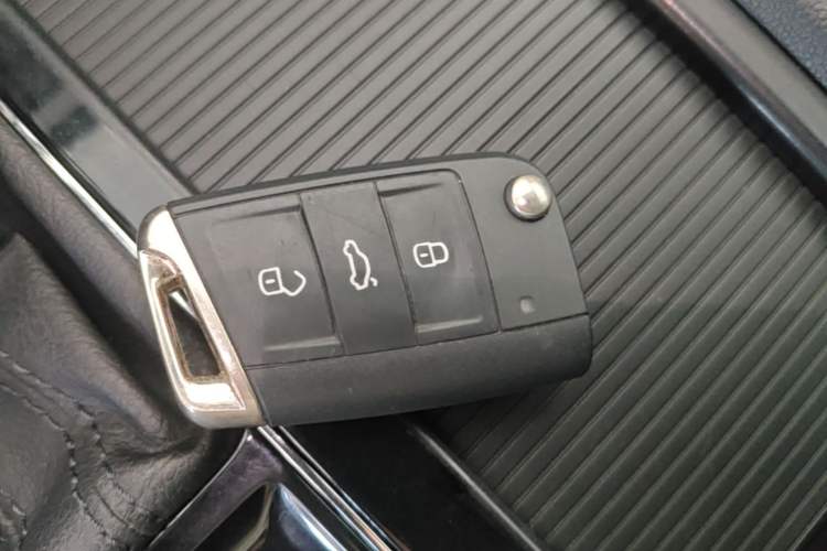 Used Volkswagen Teramont X 2020 Facelifted 330TSI Two-Wheel-Drive Luxury Edition Vehicle Key