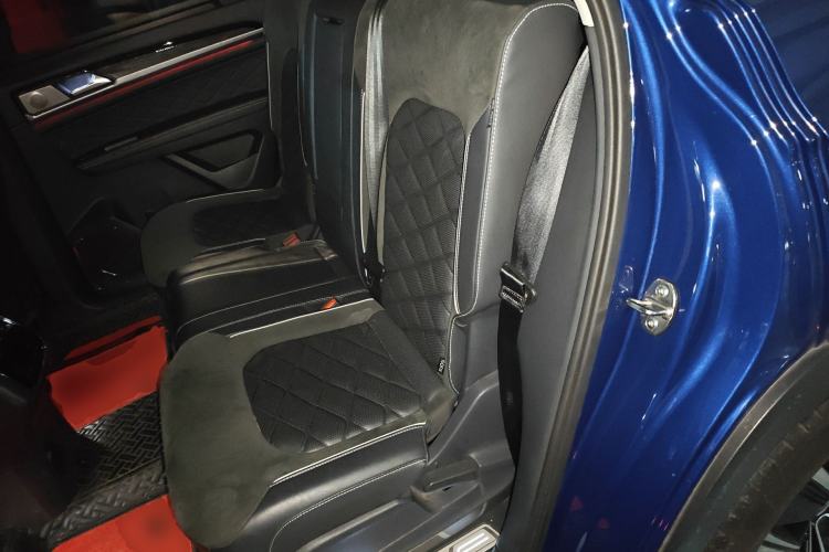 Used Volkswagen Teramont X 2020 Revised Version 330TSI Two-Wheel Drive Prestige Luxury Edition Left Rear Seat