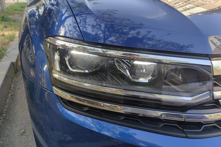 Used Volkswagen Teramont X 2020 Revised Version 530 V6 Four-Wheel Drive Prestige Luxury Edition Right Front Headlight