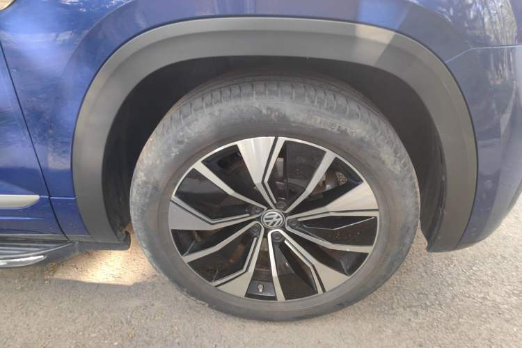 Used Volkswagen Teramont X 2020 Revised Version 530 V6 Four-Wheel Drive Prestige Luxury Edition Right Front Wheel Hub