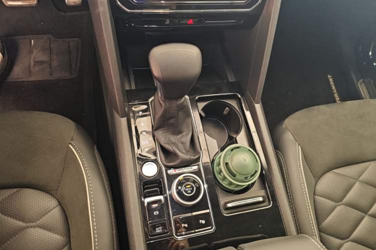 Used Volkswagen Teramont X 2020 Revised Version 380TSI Four-Wheel Drive Prestige Luxury Edition Gear Lever