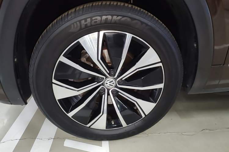 Used Volkswagen Teramont X 2020 380TSI Four-Wheel Drive Prestige Luxury Edition Left Front Wheel Hub