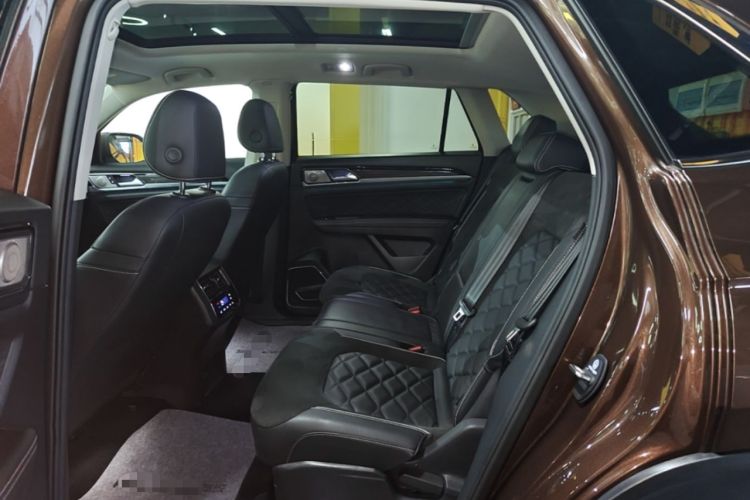 Used Volkswagen Teramont X 2020 Revised Version 330TSI Two-Wheel Drive Prestige Luxury Edition Left Rear Seat