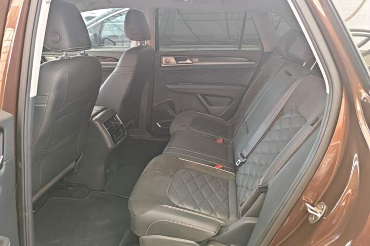 Used Volkswagen Teramont X 2020 Revised Version 380TSI Four-Wheel Drive Prestige Luxury Edition Left Rear Seat