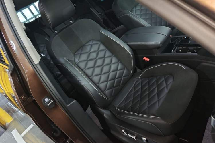 Used Volkswagen Teramont X 2020 Revised Version 330TSI Two-Wheel Drive Prestige Luxury Edition Right Front Seat