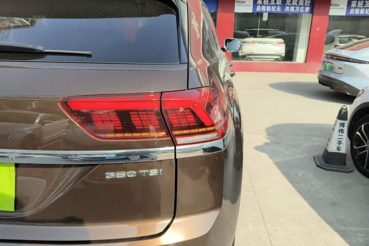 Used Volkswagen Teramont X 2020 380TSI Four-Wheel Drive Prestige Luxury Edition Right Rear Taillight