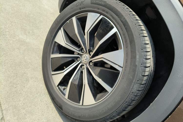 Used Volkswagen Teramont X 2020 380TSI Four-Wheel Drive Prestige Luxury Edition Right Rear Wheel Hub