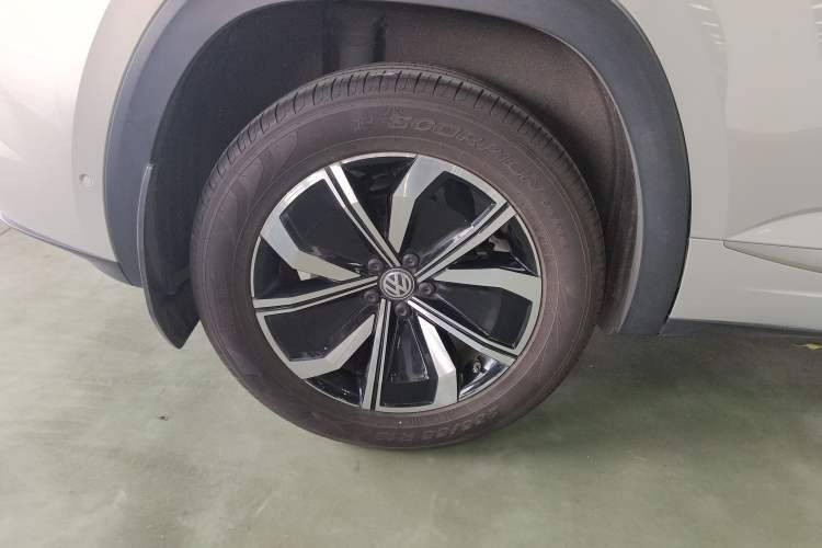 Used Volkswagen Teramont X 2020 380TSI Four-Wheel Drive Luxury Edition Right Rear Wheel Hub