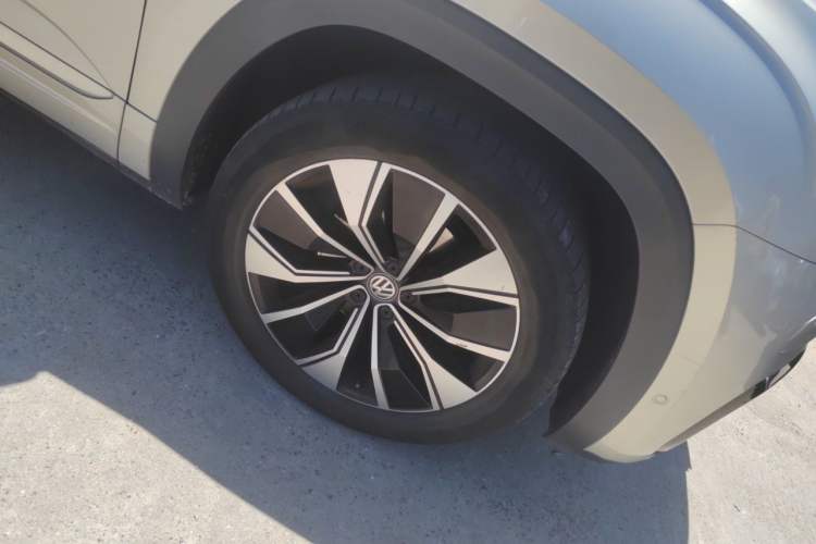 Used Volkswagen Teramont X 2020 380TSI Four-Wheel Drive Prestige Luxury Edition Right Front Wheel Hub