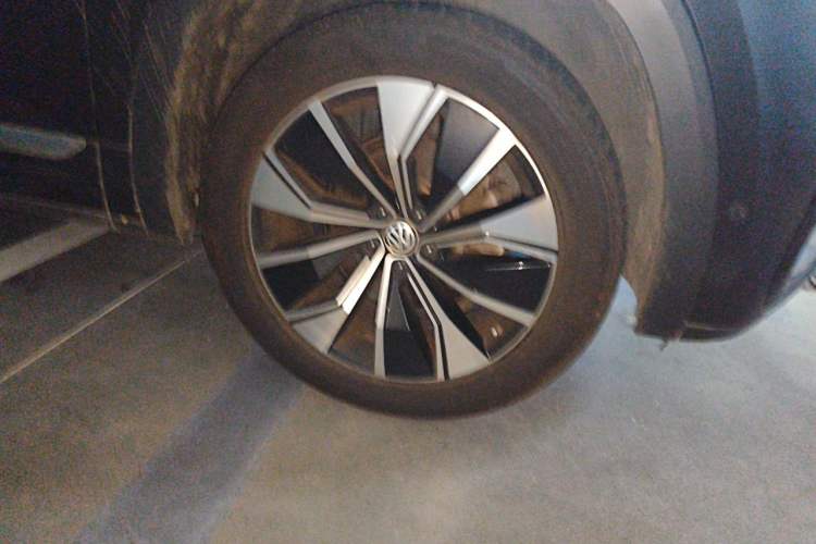 Used Volkswagen Teramont X 2020 380TSI Four-Wheel Drive Prestige Luxury Edition Right Front Wheel Hub