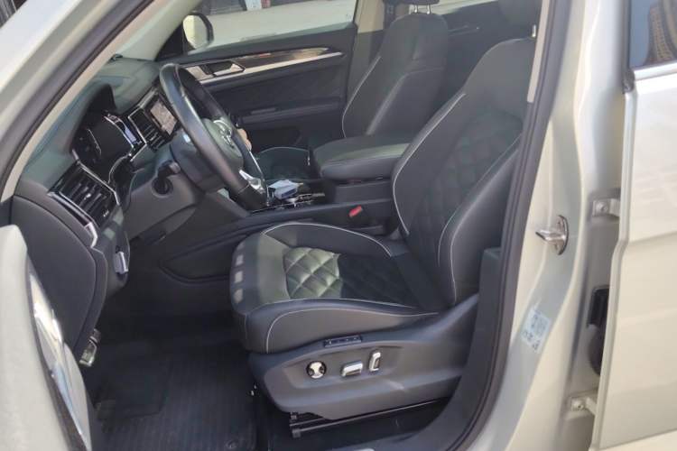 Used Volkswagen Teramont X 2020 Revised Version 380TSI Four-Wheel Drive Prestige Luxury Edition Left Front Seat