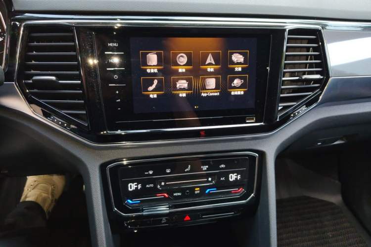 Used Volkswagen Teramont X 2020 Facelift 380TSI Four-Wheel Drive Luxury Edition Audio And AC Panel