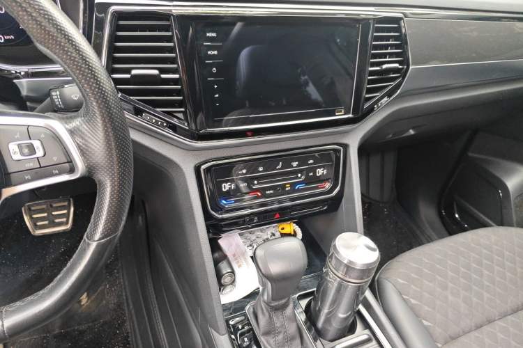 Used Volkswagen Teramont X 2020 Facelift 380TSI Four-Wheel Drive Luxury Edition Audio And AC Panel