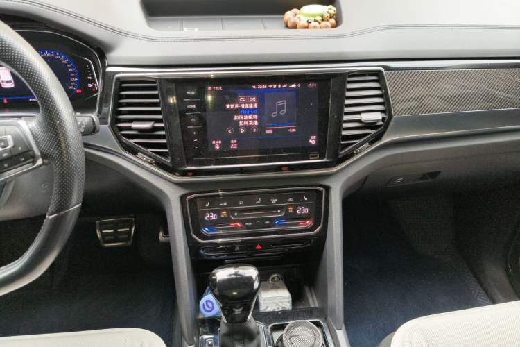 Used Volkswagen Teramont X 2020 Revised Version 530 V6 Four-Wheel Drive Prestige Luxury Edition Audio And AC Panel