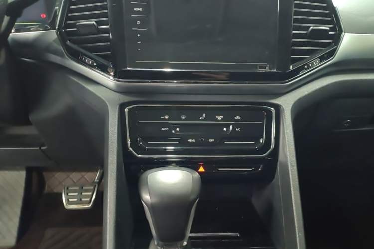 Used Volkswagen Teramont X 2020 380TSI Four-Wheel Drive Luxury Edition Audio And AC Panel
