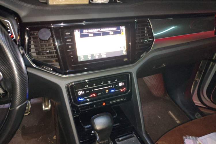 Used Volkswagen Teramont X 2020 Facelift 380TSI Four-Wheel Drive Luxury Edition Audio And AC Panel