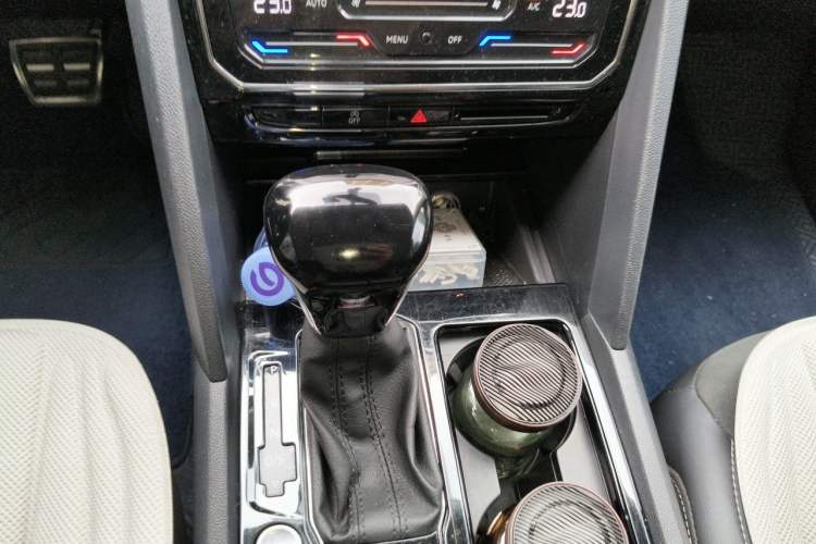 Used Volkswagen Teramont X 2020 Revised Version 530 V6 Four-Wheel Drive Prestige Luxury Edition Gear Lever