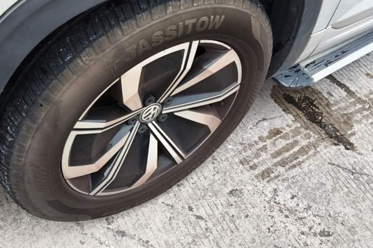 Used Volkswagen Teramont X 2020 Facelift 380TSI Four-Wheel Drive Luxury Edition Left Front Wheel Hub