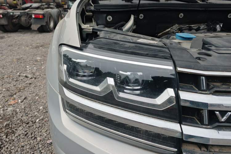 Used Volkswagen Teramont X 2020 Facelifted 330TSI Two-Wheel-Drive Luxury Edition Right Front Headlight