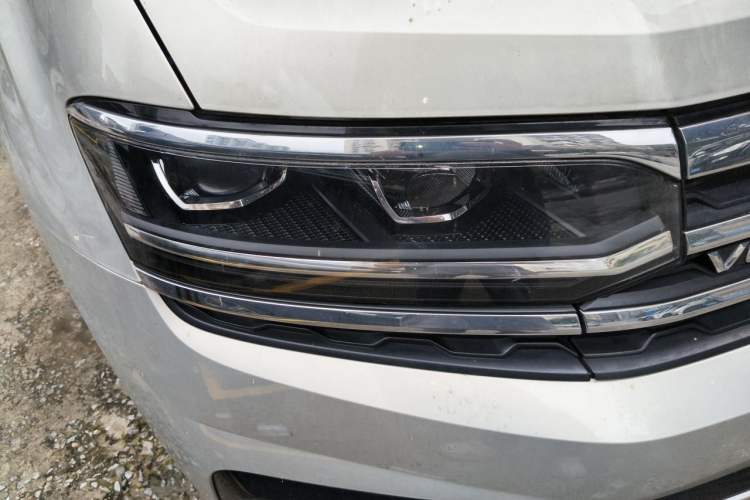Used Volkswagen Teramont X 2020 Revised Version 530 V6 Four-Wheel Drive Prestige Luxury Edition Right Front Headlight