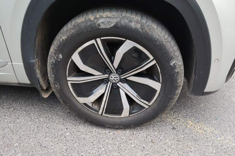 Used Volkswagen Teramont X 2020 Facelift 380TSI Four-Wheel Drive Luxury Edition Right Front Wheel Hub
