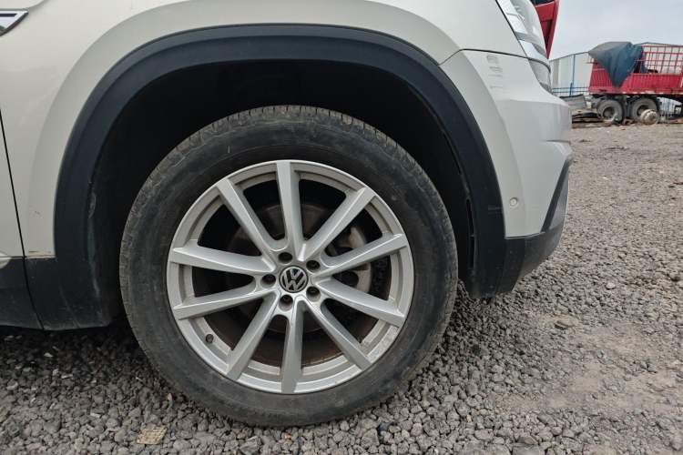 Used Volkswagen Teramont X 2020 Facelifted 330TSI Two-Wheel-Drive Luxury Edition Right Front Wheel Hub
