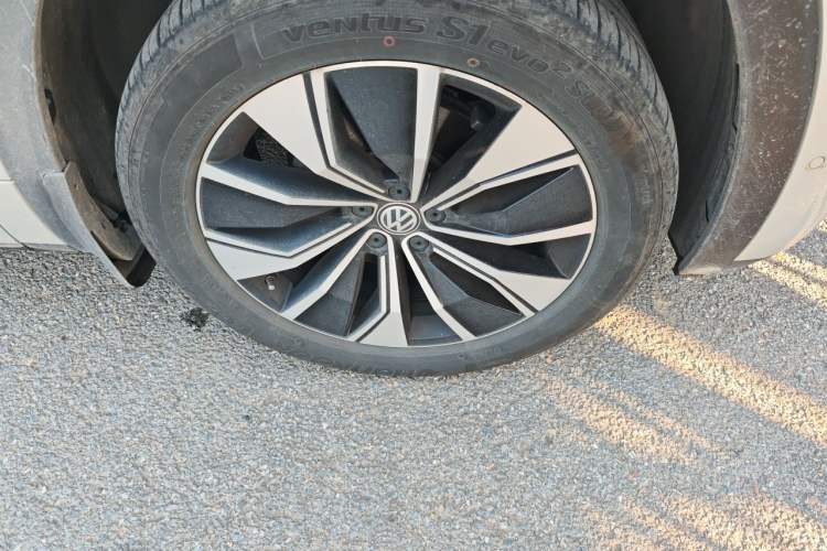 Used Volkswagen Teramont X 2020 380TSI Four-Wheel Drive Prestige Luxury Edition Right Front Wheel Hub