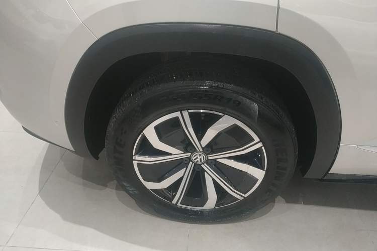 Used Volkswagen Teramont X 2020 Facelift 380TSI Four-Wheel Drive Luxury Edition Right Rear Wheel Hub