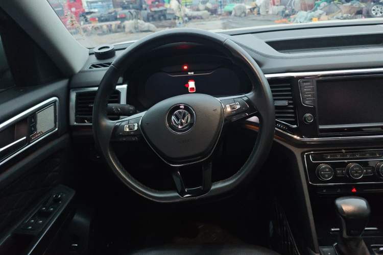Used Volkswagen Teramont X 2020 Facelifted 330TSI Two-Wheel-Drive Luxury Edition Steering Wheel