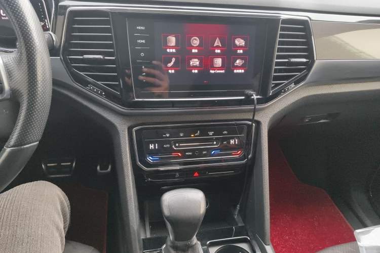 Used Volkswagen Teramont X 2020 380TSI Four-Wheel Drive Luxury Edition Audio And AC Panel