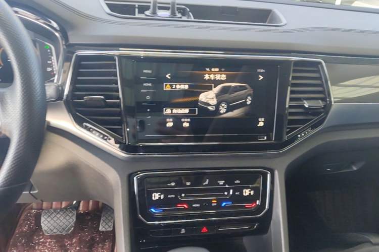Used Volkswagen Teramont X 2020 Facelifted 330TSI Two-Wheel-Drive Luxury Edition Audio And AC Panel