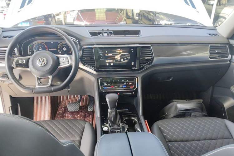 Used Volkswagen Teramont X 2020 Facelifted 330TSI Two-Wheel-Drive Luxury Edition Center Console
