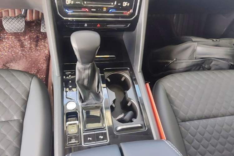 Used Volkswagen Teramont X 2020 Facelifted 330TSI Two-Wheel-Drive Luxury Edition Gear Lever