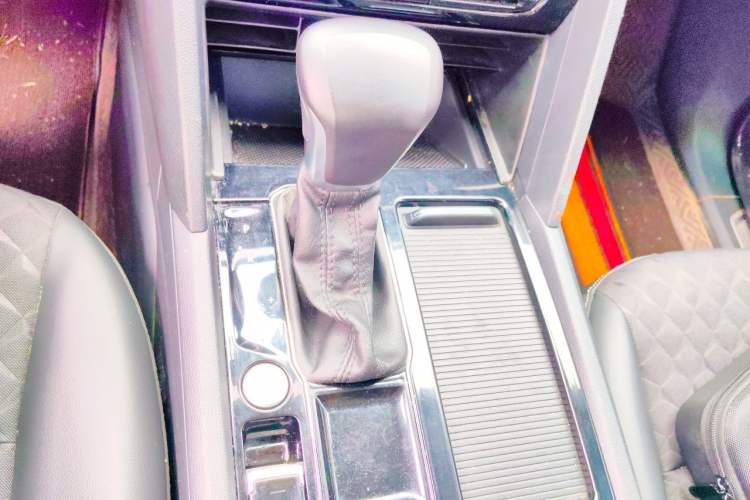 Used Volkswagen Teramont X 2020 330TSI Two-Wheel-Drive Luxury Edition Gear Lever