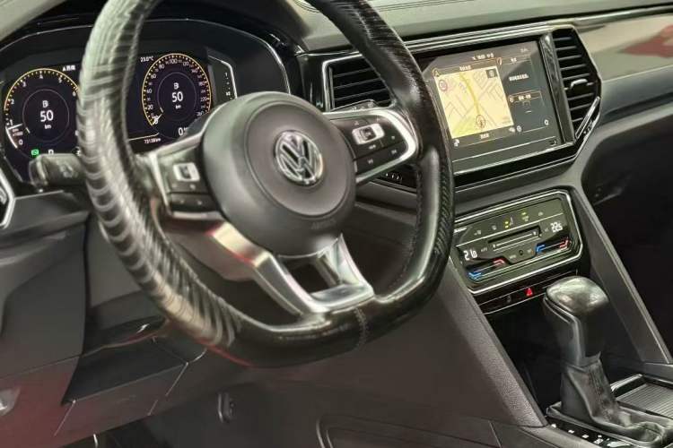 Used Volkswagen Teramont X 2020 Facelifted 330TSI Two-Wheel-Drive Luxury Edition Interior 1