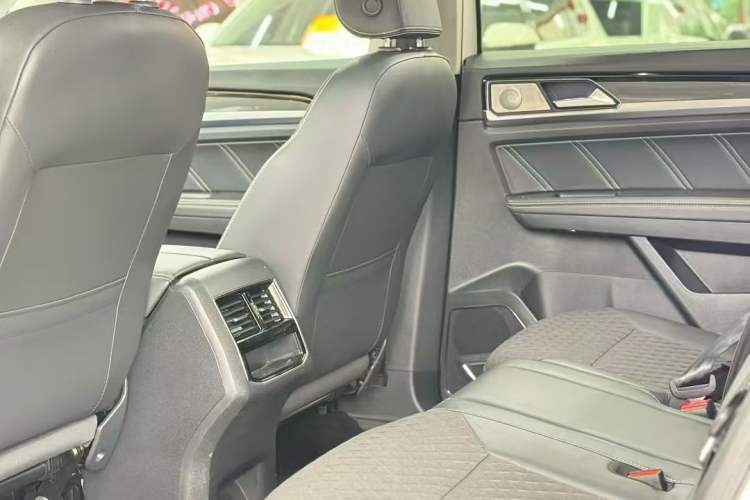 Used Volkswagen Teramont X 2020 Facelifted 330TSI Two-Wheel-Drive Luxury Edition Interior 2