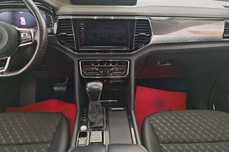 Used Volkswagen Teramont X 2020 Facelifted 330TSI Two-Wheel-Drive Luxury Edition Interior 4