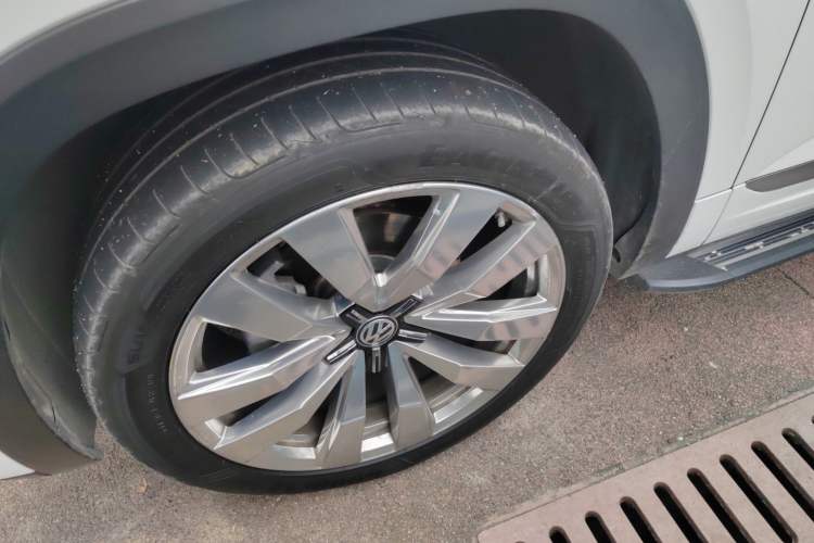 Used Volkswagen Teramont X 2020 Facelifted 530 V6 All-Wheel Drive Prestige Flagship Edition Left Front Wheel Hub