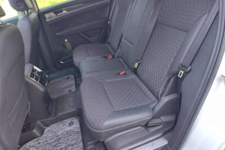 Used Volkswagen Teramont X 2020 Facelift 380TSI Four-Wheel Drive Luxury Edition Left Rear Seat