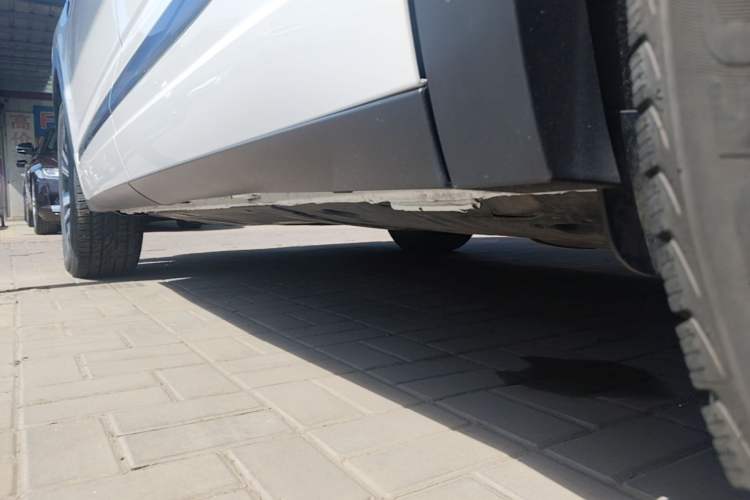Used Volkswagen Teramont X 2020 Facelifted 330TSI Two-Wheel-Drive Luxury Edition Left Side Sill