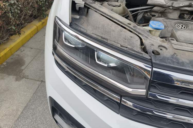 Used Volkswagen Teramont X 2020 380TSI Four-Wheel Drive Luxury Edition Right Front Headlight