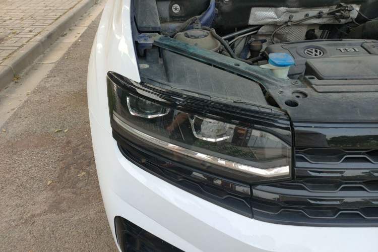 Used Volkswagen Teramont X 2020 Facelift 380TSI Four-Wheel Drive Luxury Edition Right Front Headlight