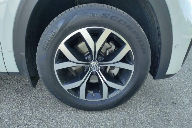 Used Volkswagen Teramont X 2020 Facelift 380TSI Four-Wheel Drive Luxury Edition Right Front Wheel Hub