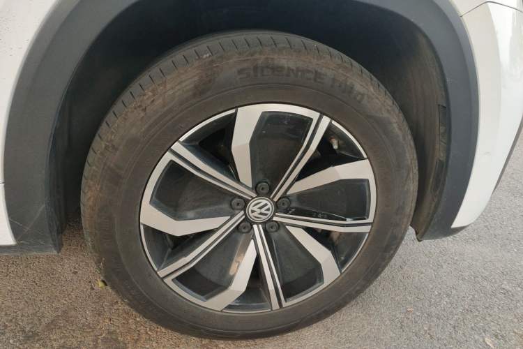 Used Volkswagen Teramont X 2020 Facelift 380TSI Four-Wheel Drive Luxury Edition Right Front Wheel Hub